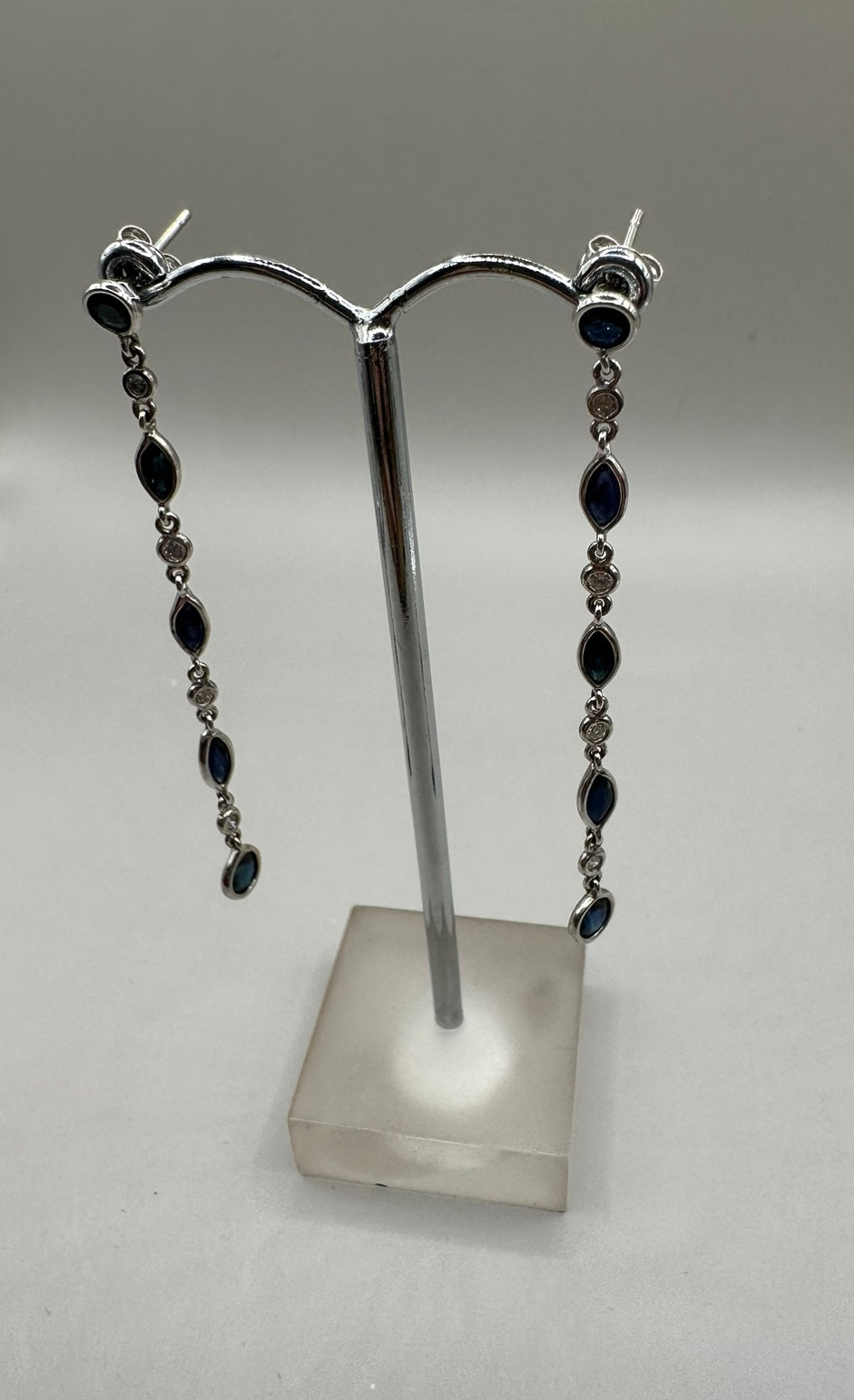 Dangling Sapphire and Diamond White Gold Earrings