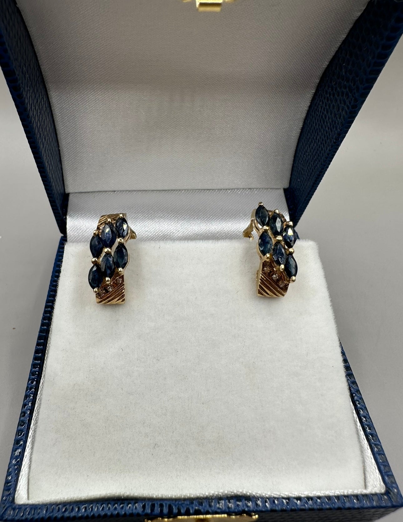 Cluster Marque Sapphire Yellow Gold Earrings