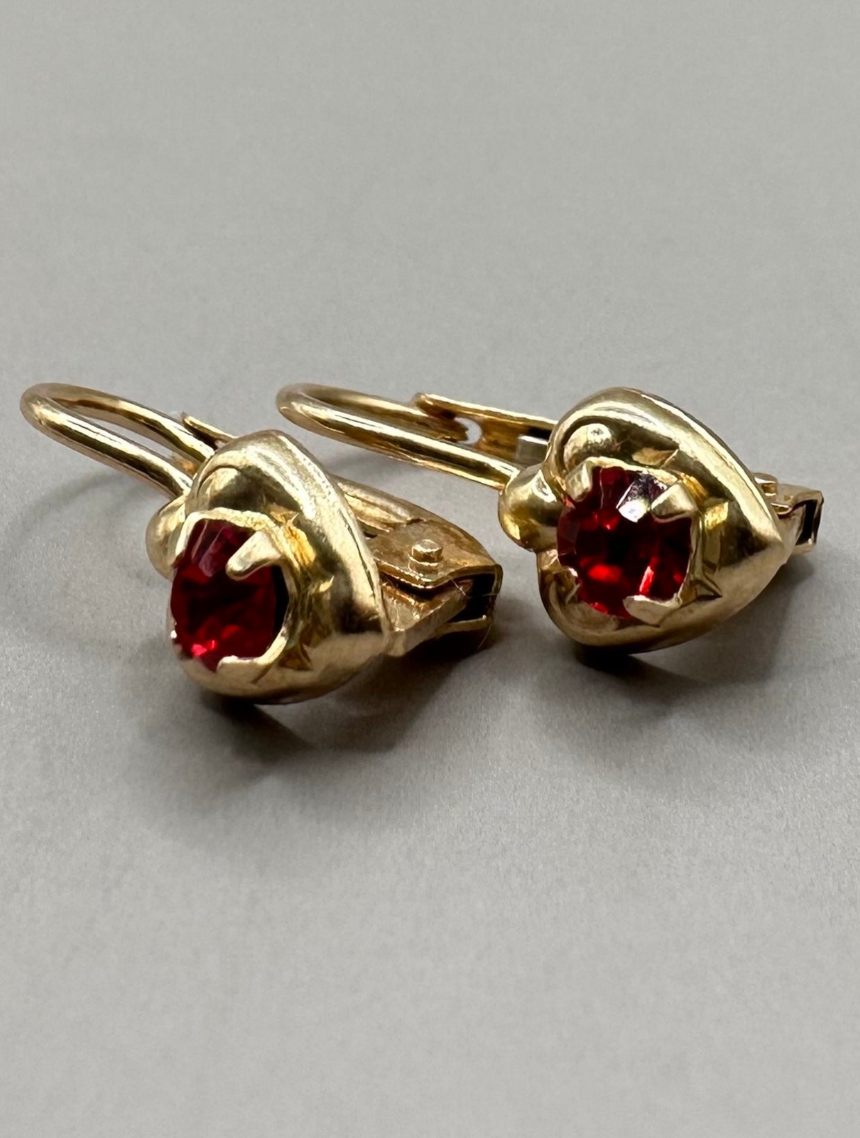 Dangling Heart Shaped Yellow Gold Earrings