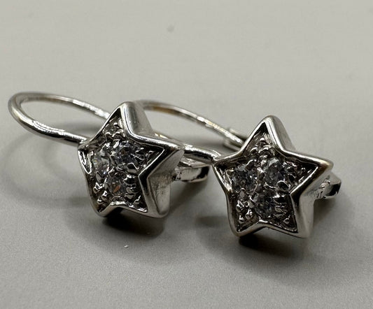 Dangling Star Shaped White Gold Earrings