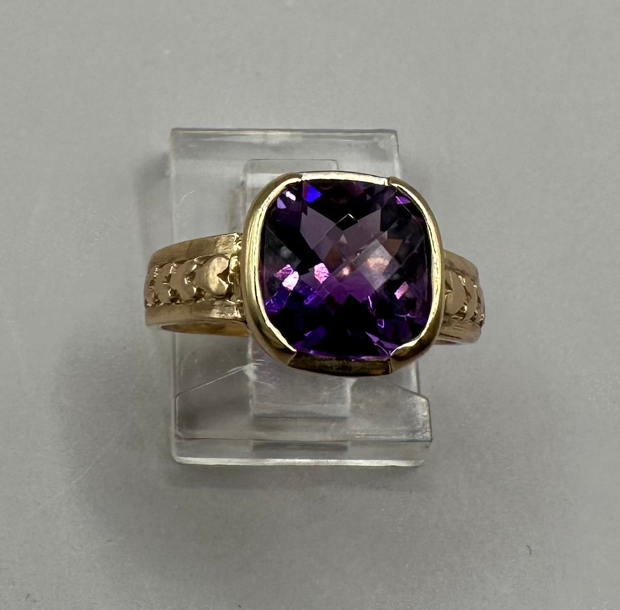 Chequered Amethyst Yellow Gold Ring