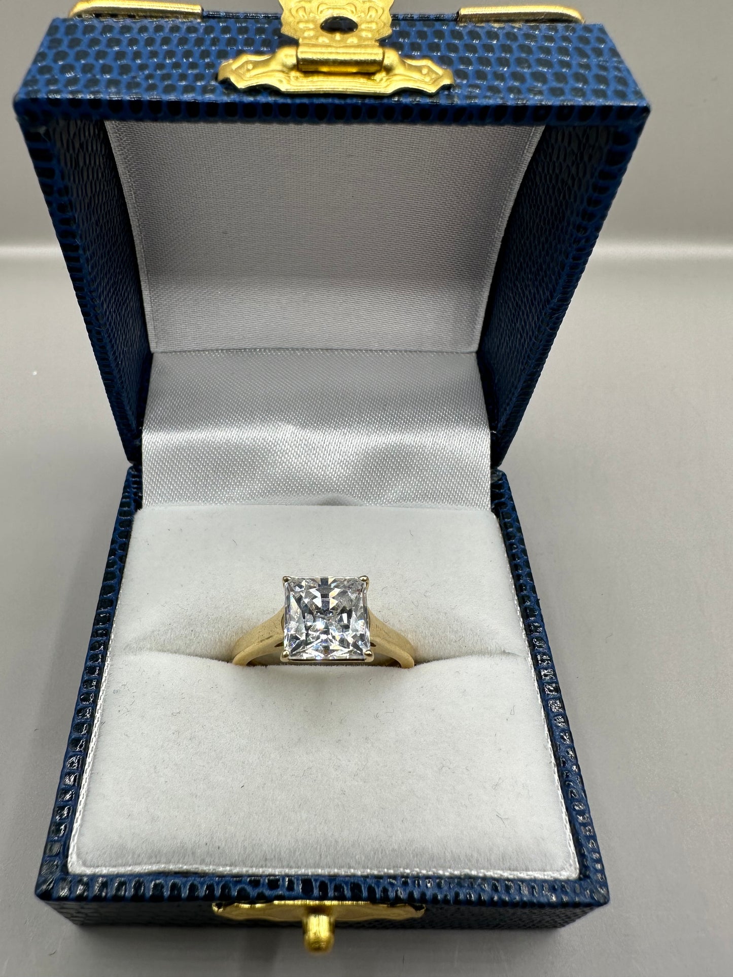 Solitaire Yellow Gold Ring