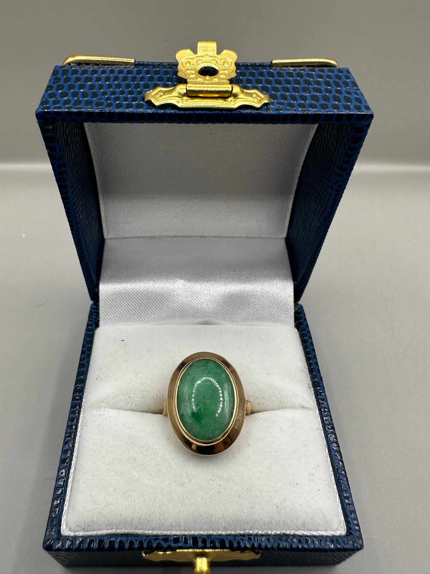 Oval Jade Yellow Gold Ring