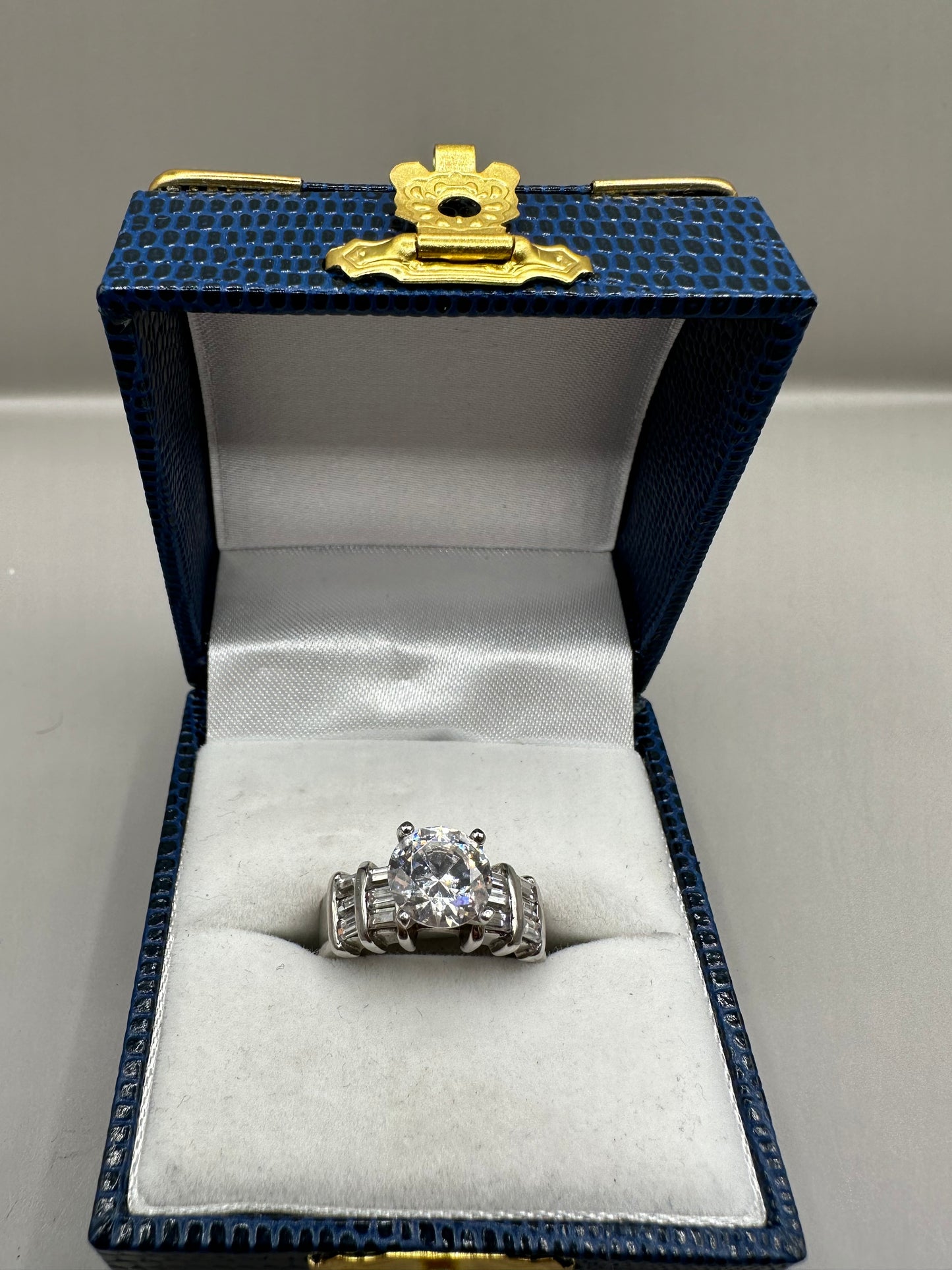 Solitaire Baguette White Gold Ring