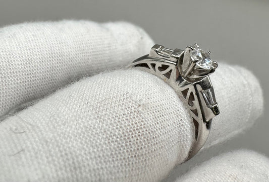 Solitaire White Gold Ring