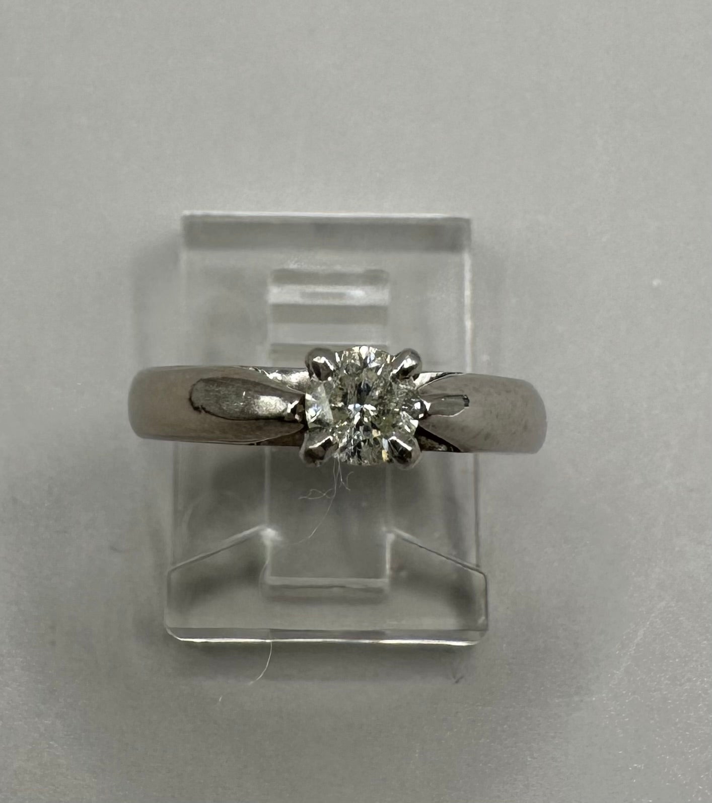 Solitaire Diamond White Gold Ring