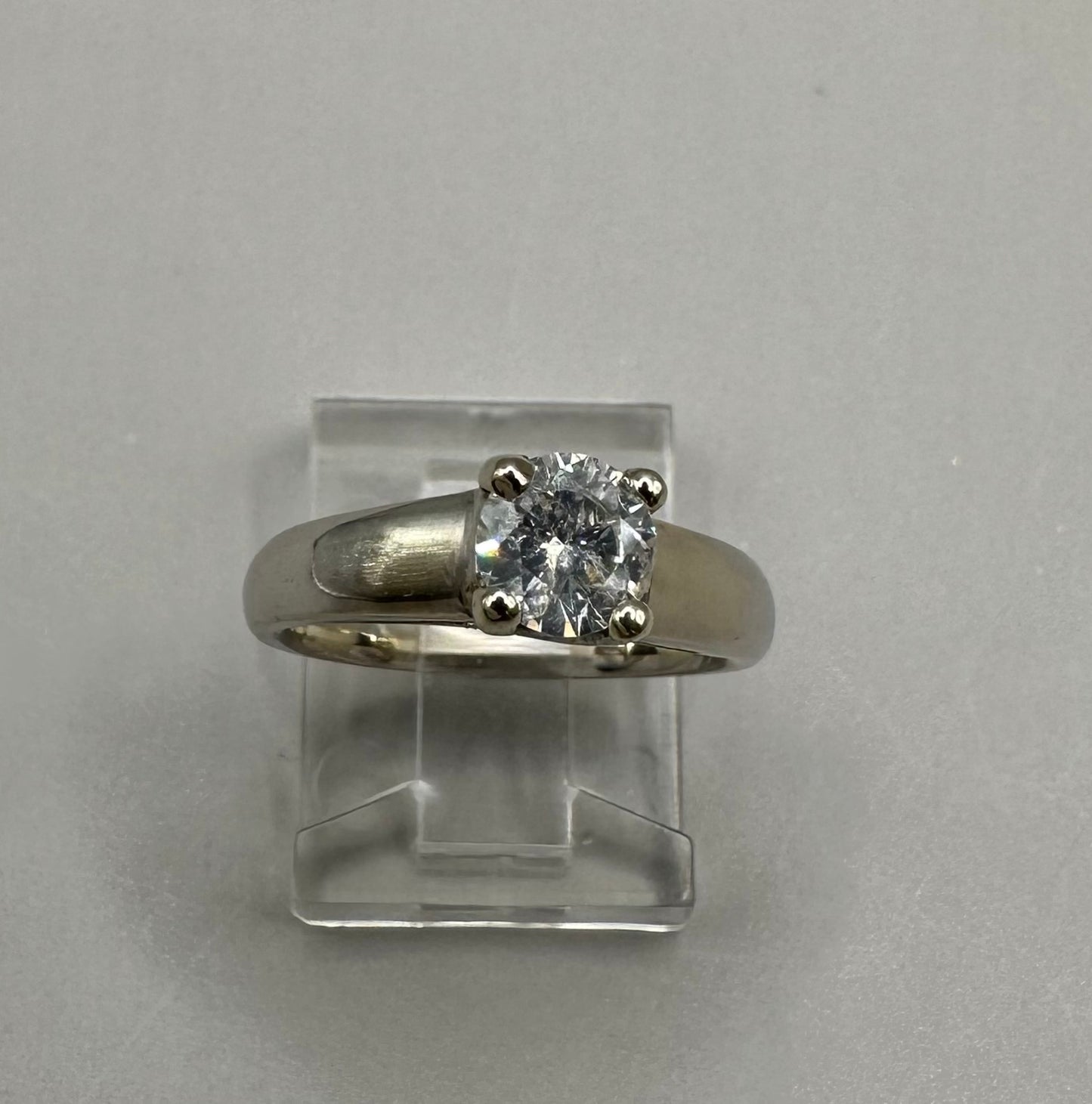 Solitaire Diamond White Gold Ring