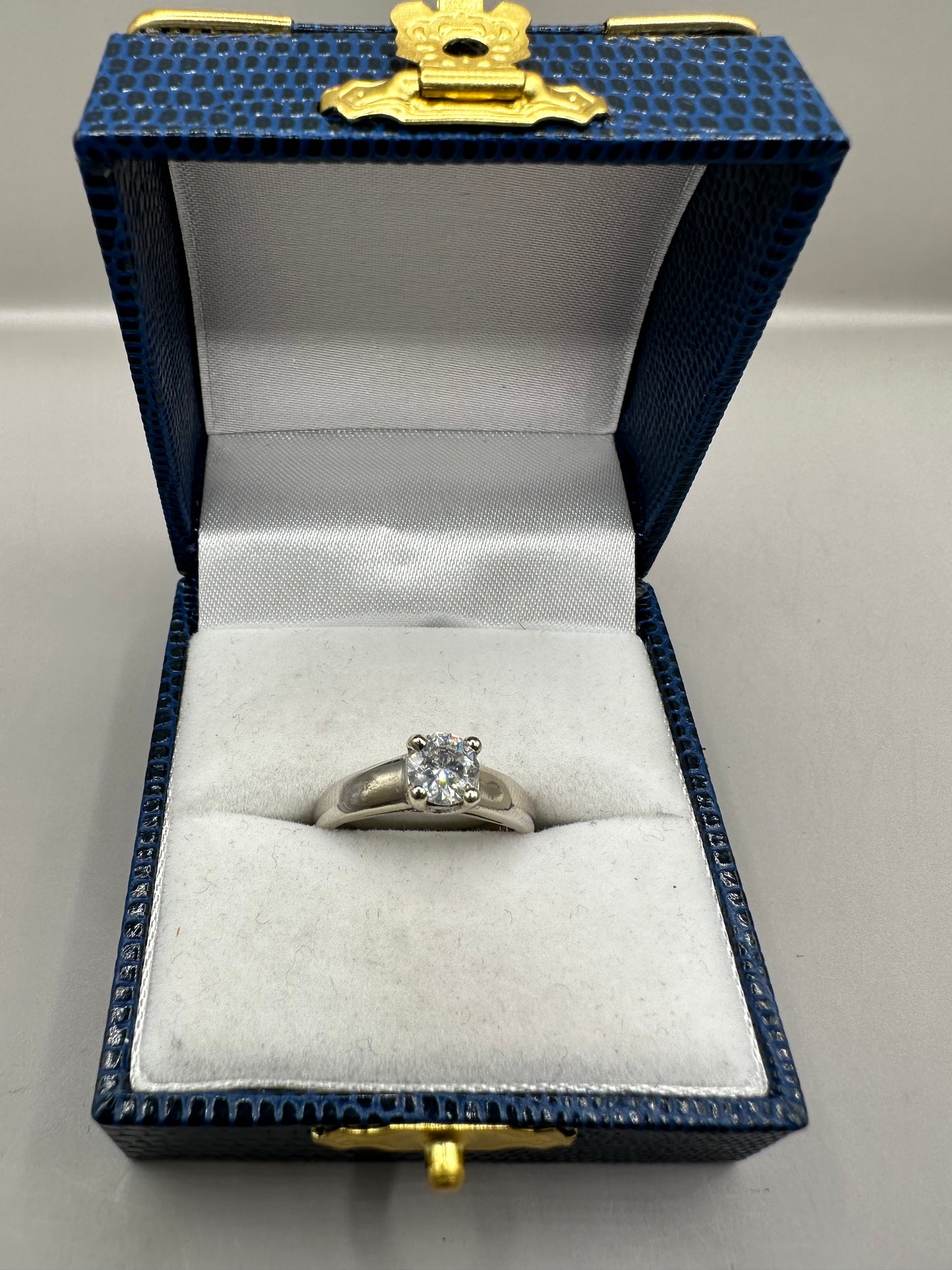Solitaire Diamond White Gold Ring
