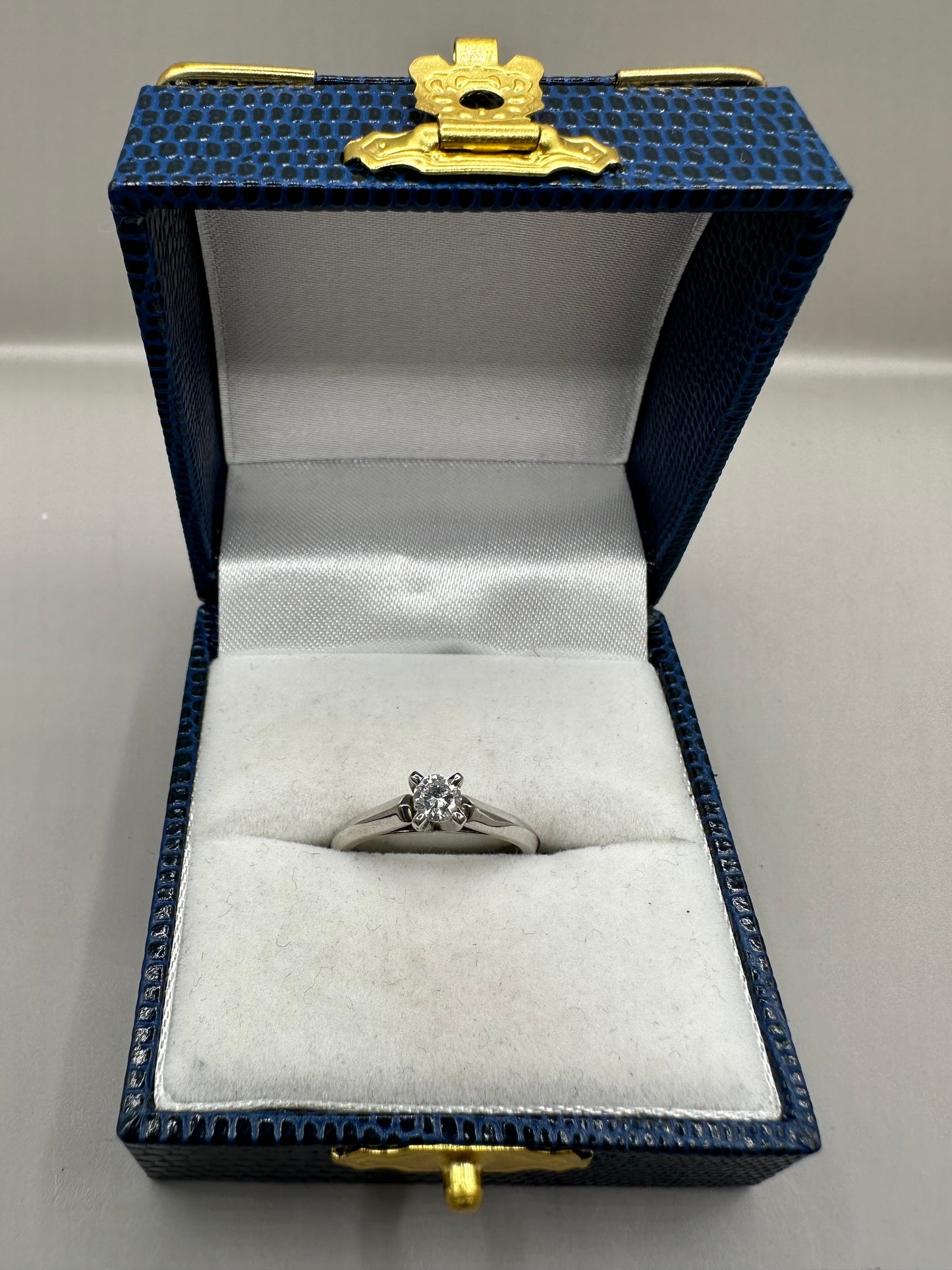 Solitaire Diamond White Gold Ring