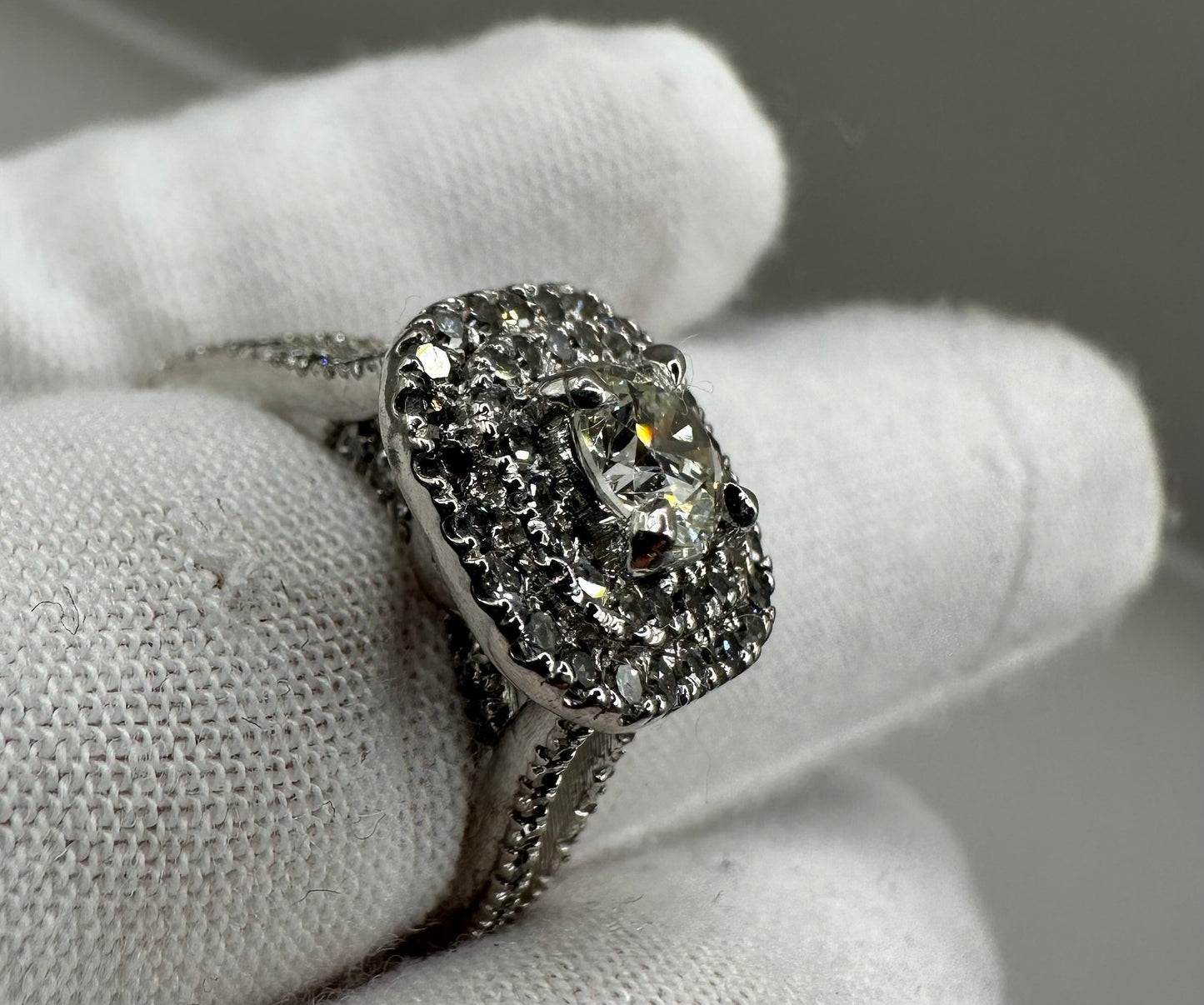 Solitaire Halo Diamond White Gold Ring