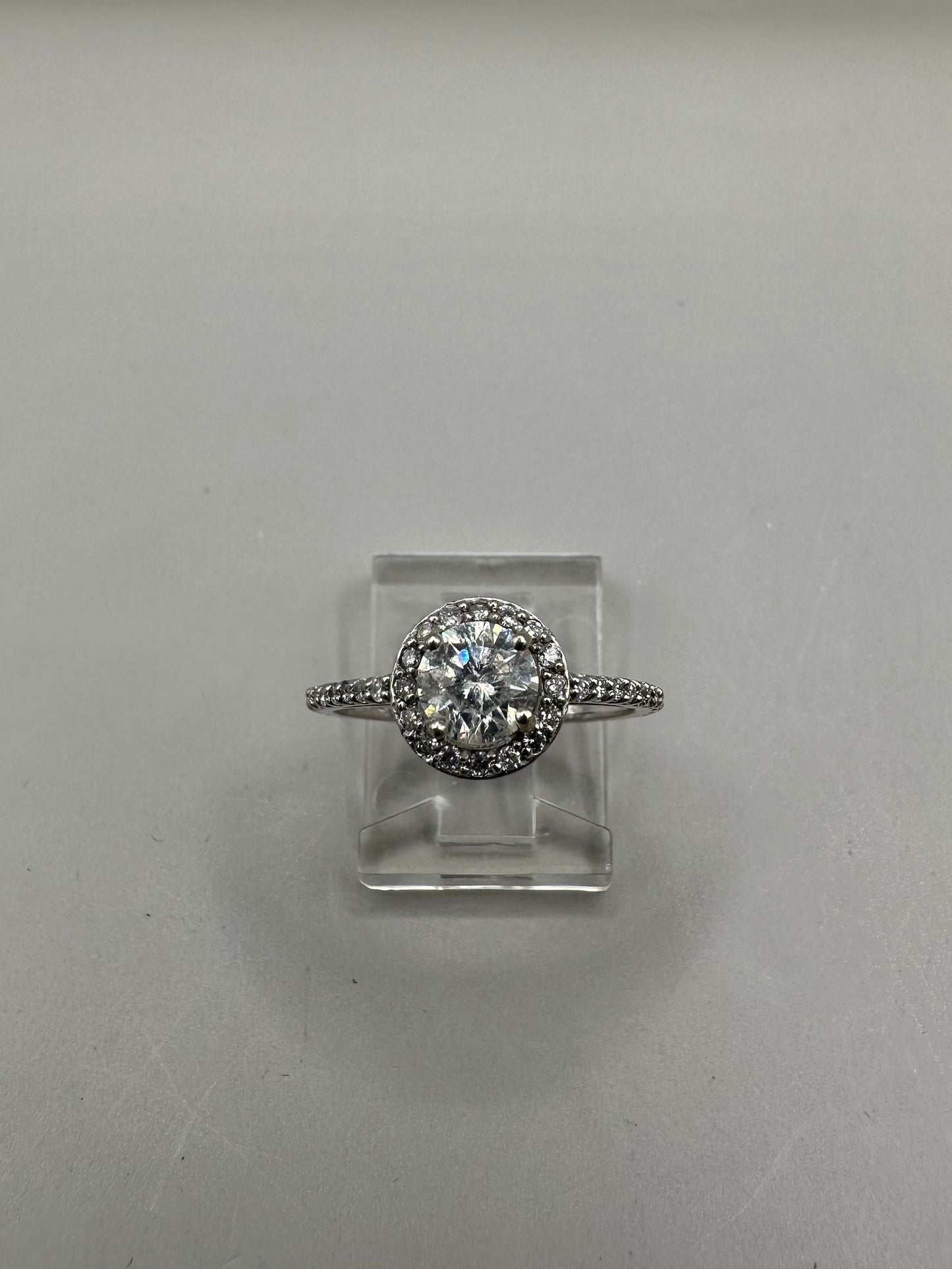 Round Halo Diamond White Gold Rings