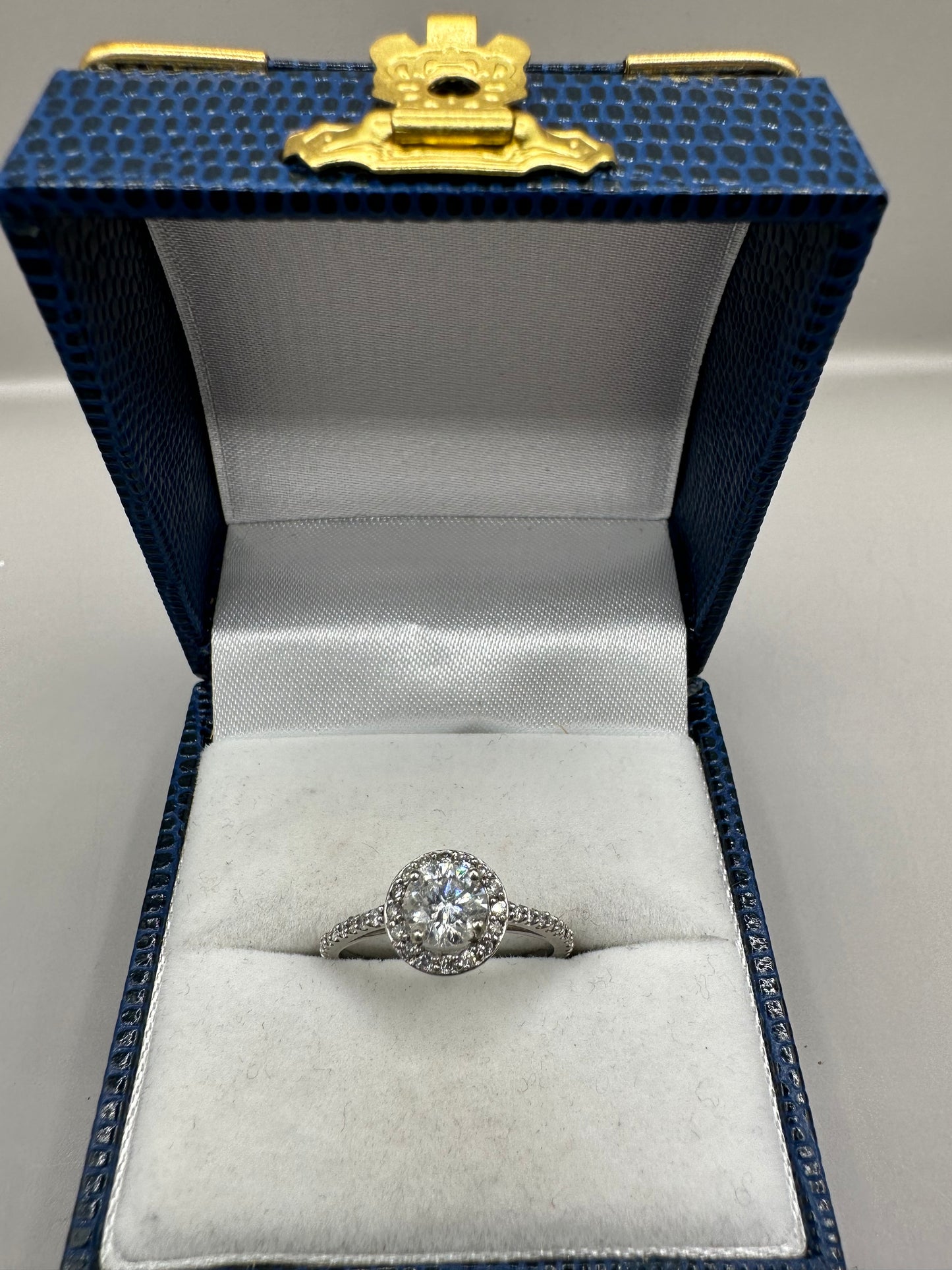 Round Halo Diamond White Gold Rings
