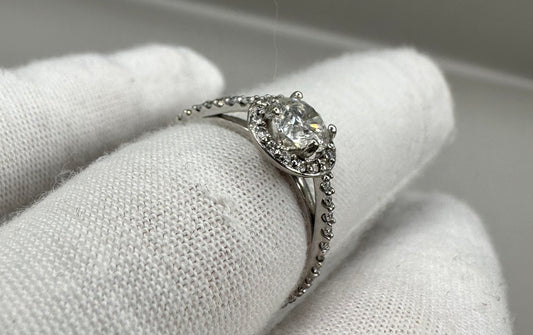 Round Halo Diamond White Gold Rings