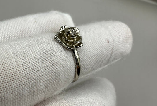 Rose Shaped Diamond White Gold Ring