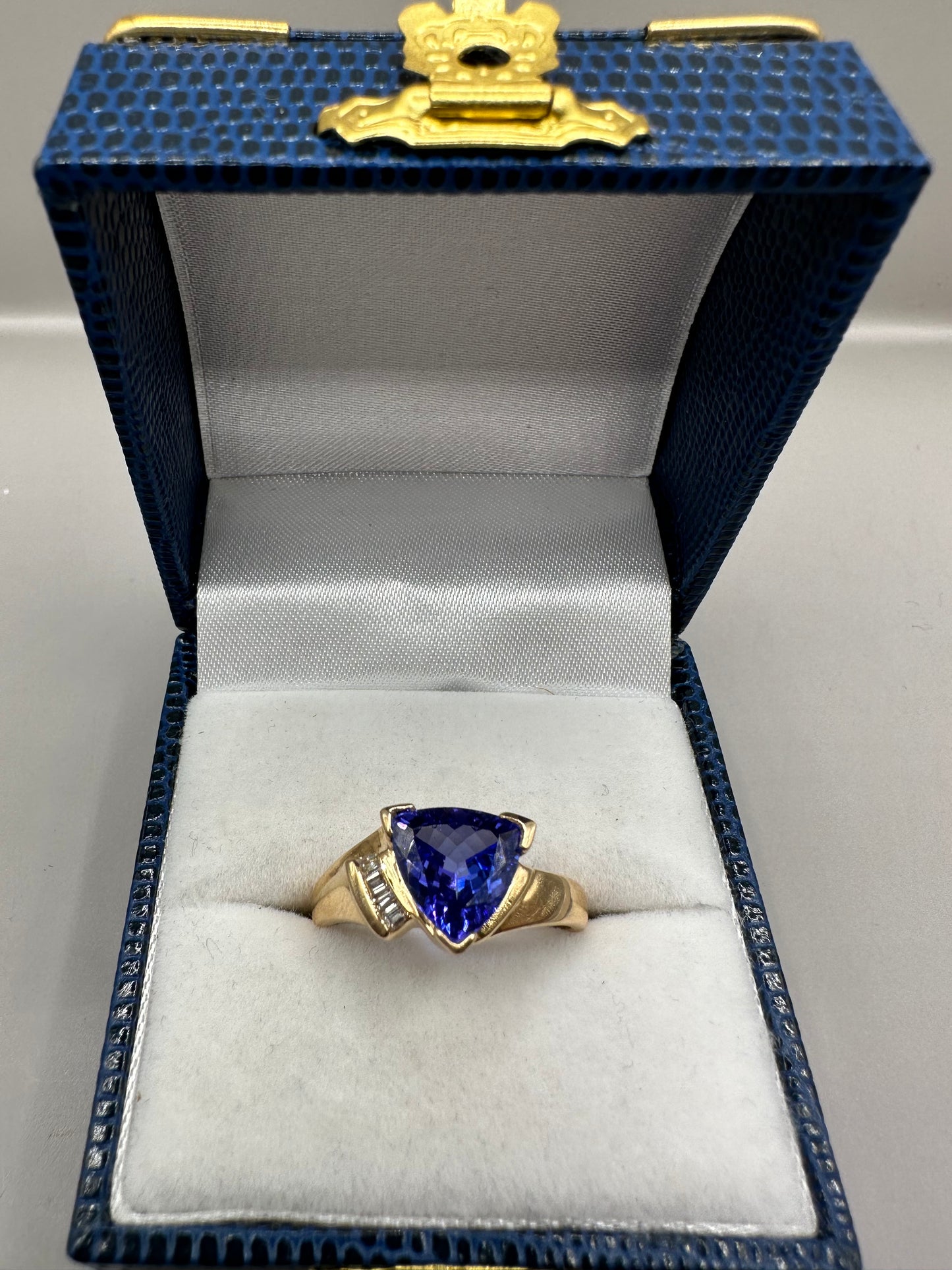 Tanzanite and Diamond Yellow Gold Ring