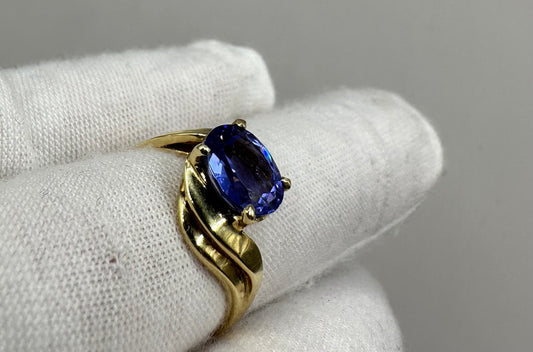 Tanzanite Yellow Gold Ring