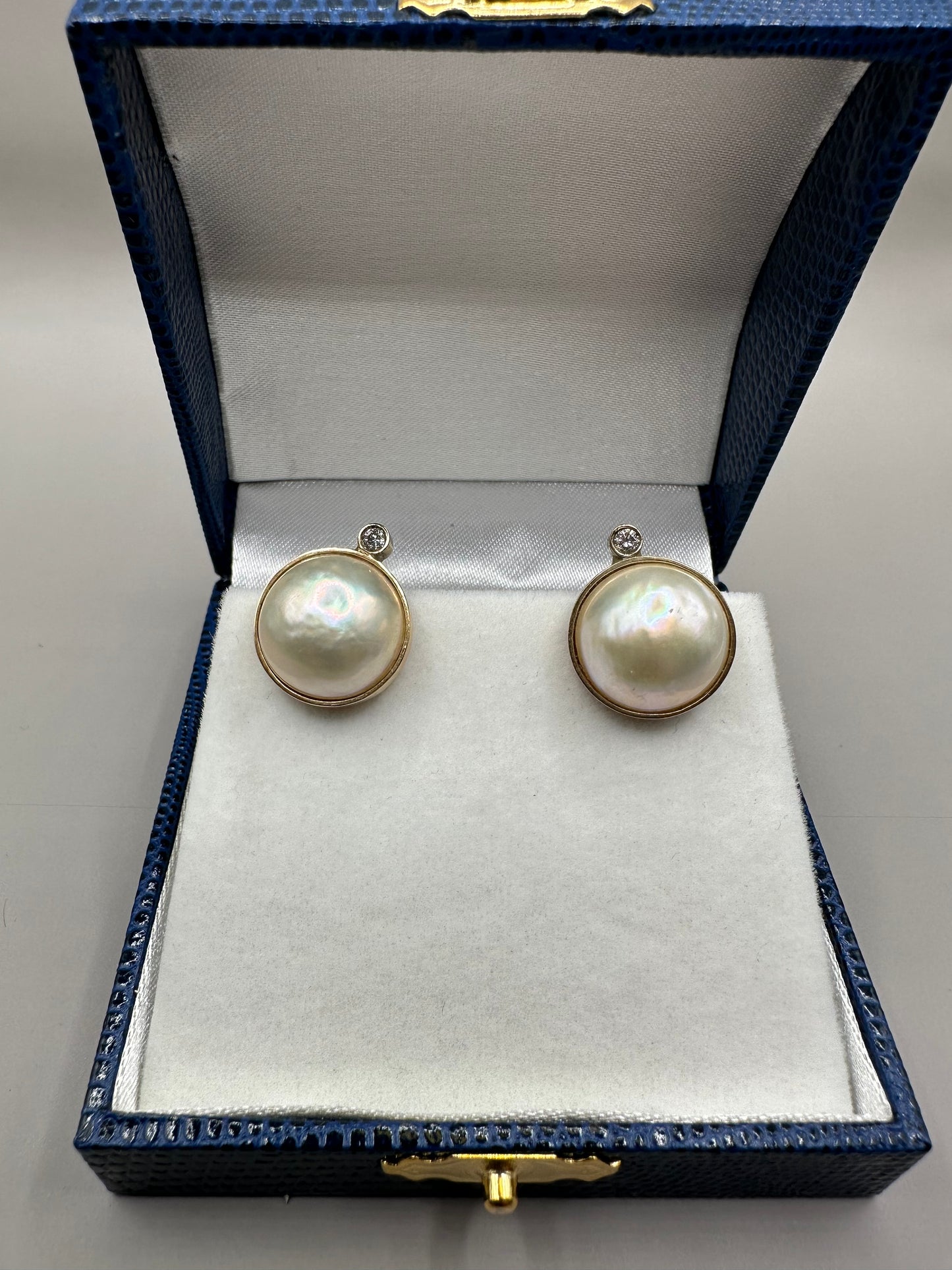 Mobe Pearl Diamond Earrings