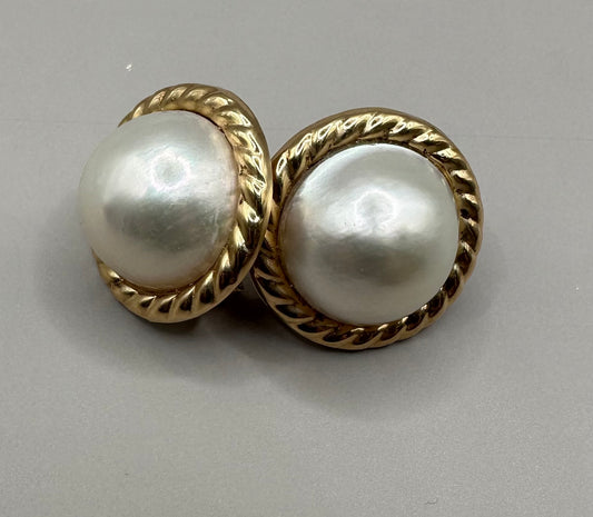 Mobe Pearl Earrings