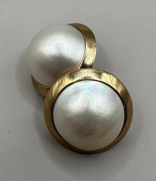 Mobe Pearl Earrings