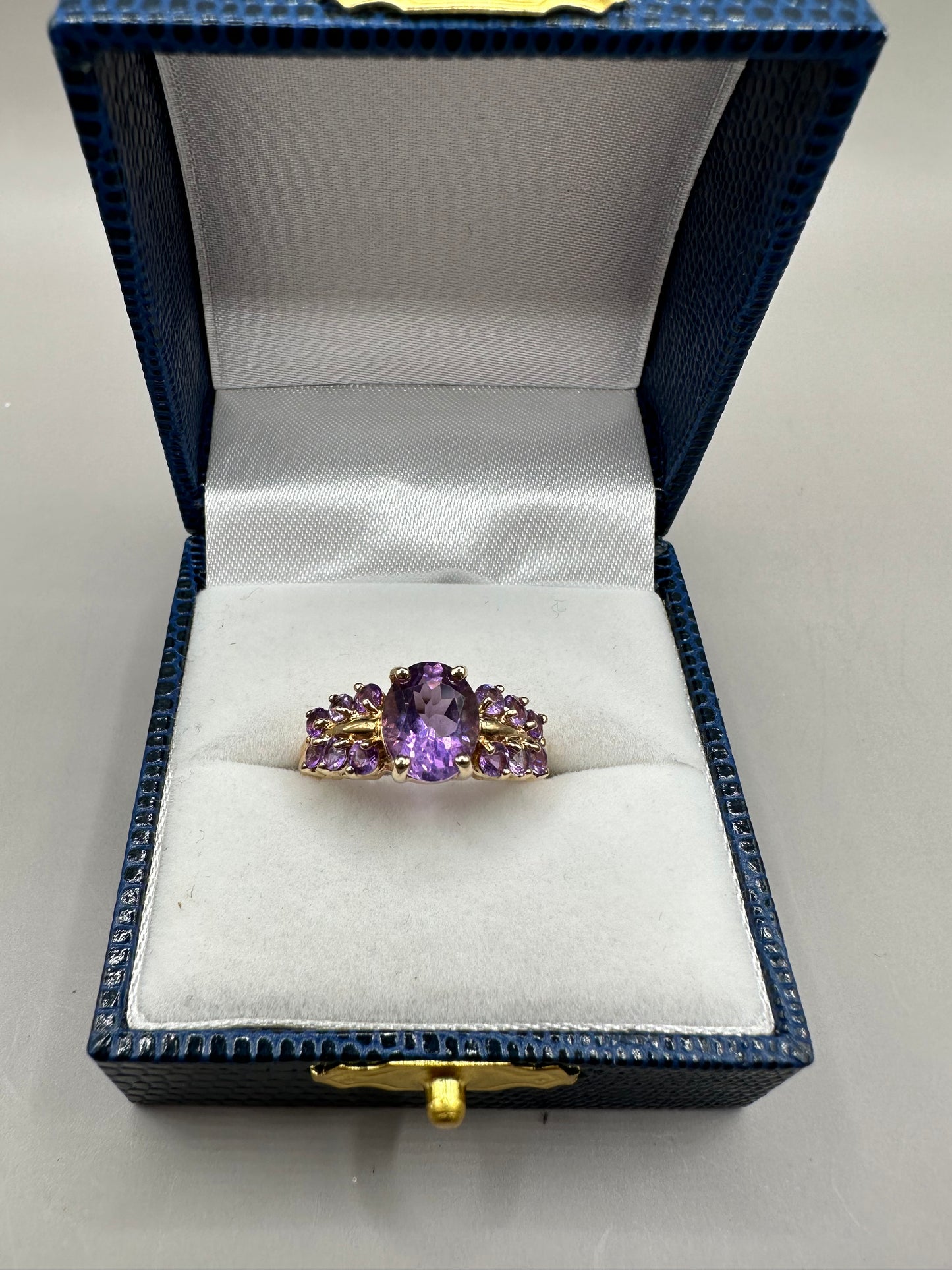 Cluster of Amethyst Yellow Gold Ring