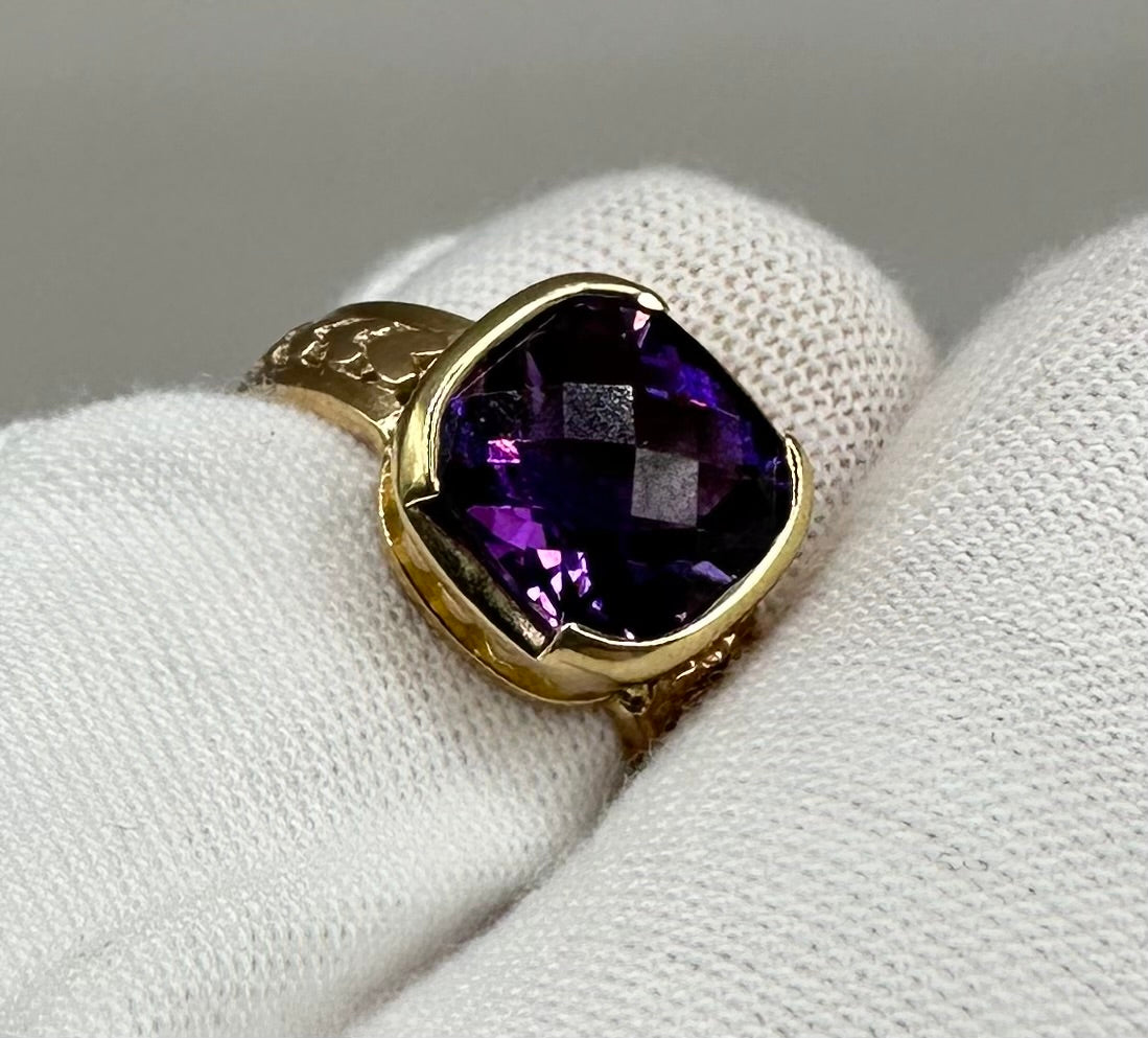 Chequered Amethyst Yellow Gold Ring
