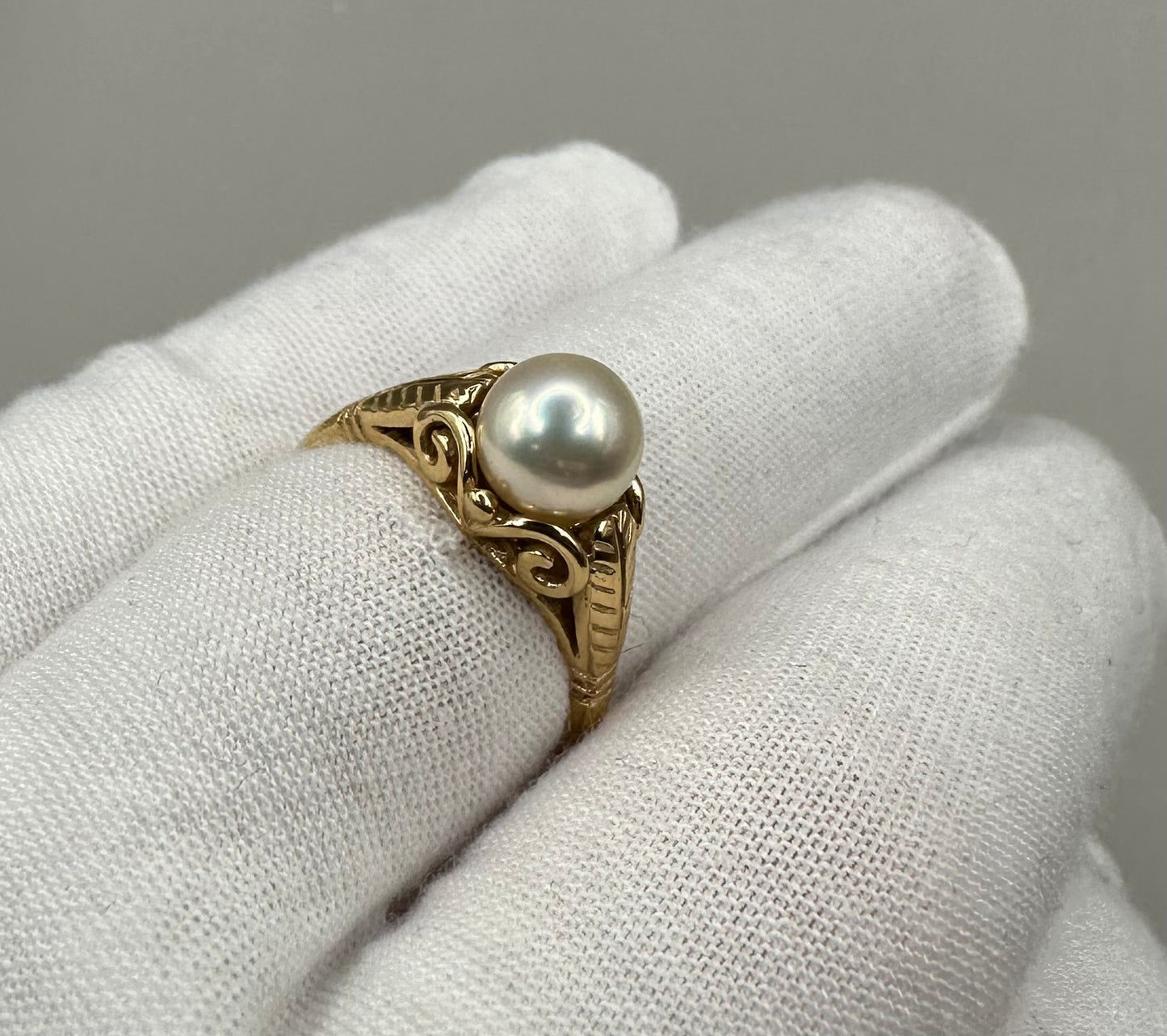 Pearl Yellow Gold Ring