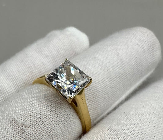 Solitaire Yellow Gold Ring