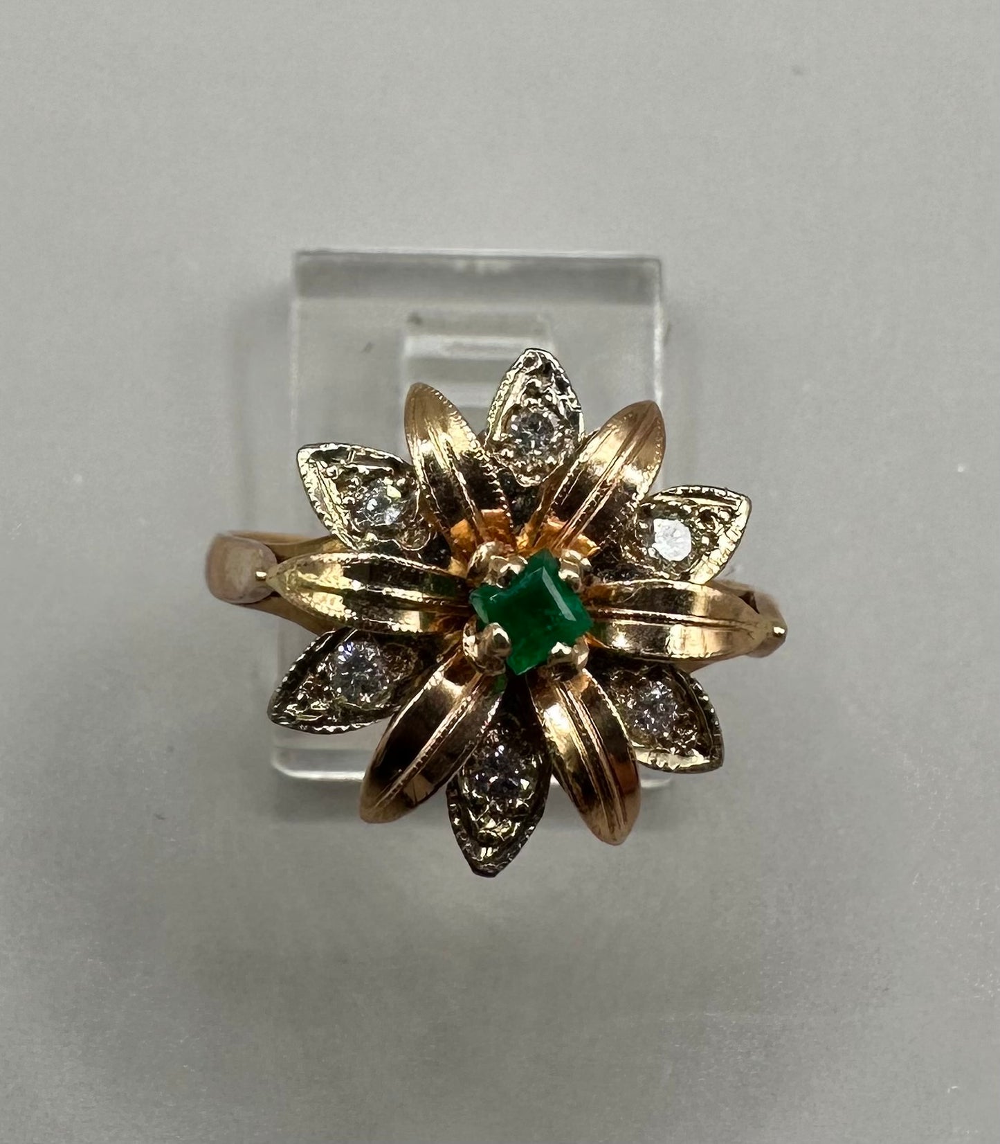 Flower Emerald and Diamond Yellow Gold Ring