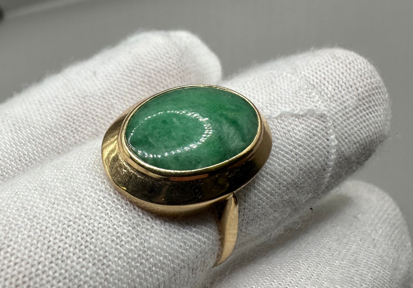 Oval Jade Yellow Gold Ring