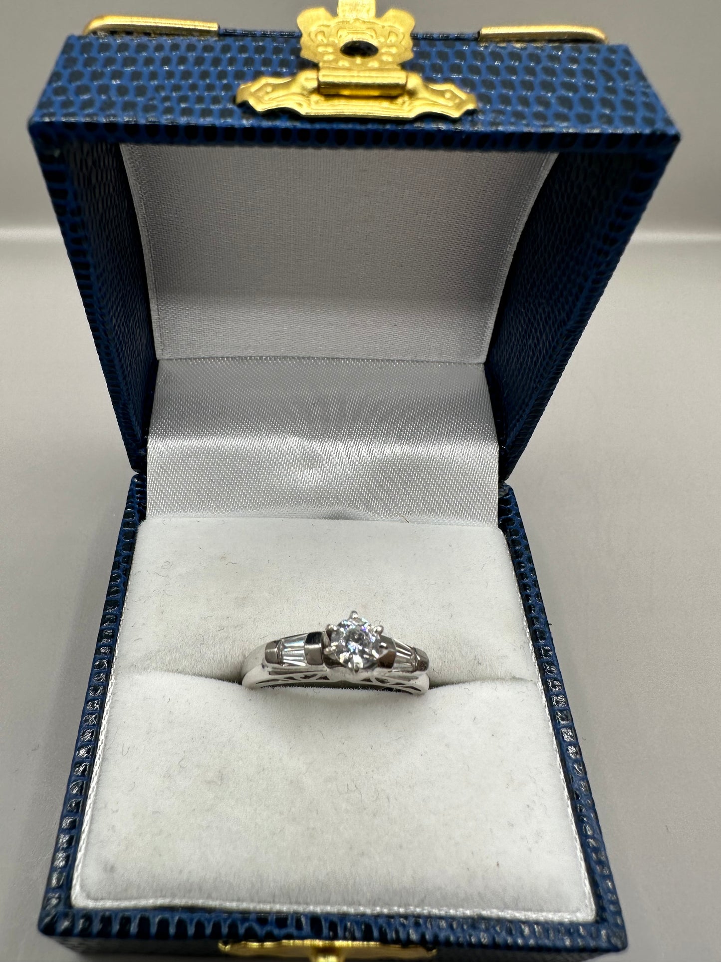 Solitaire White Gold Ring