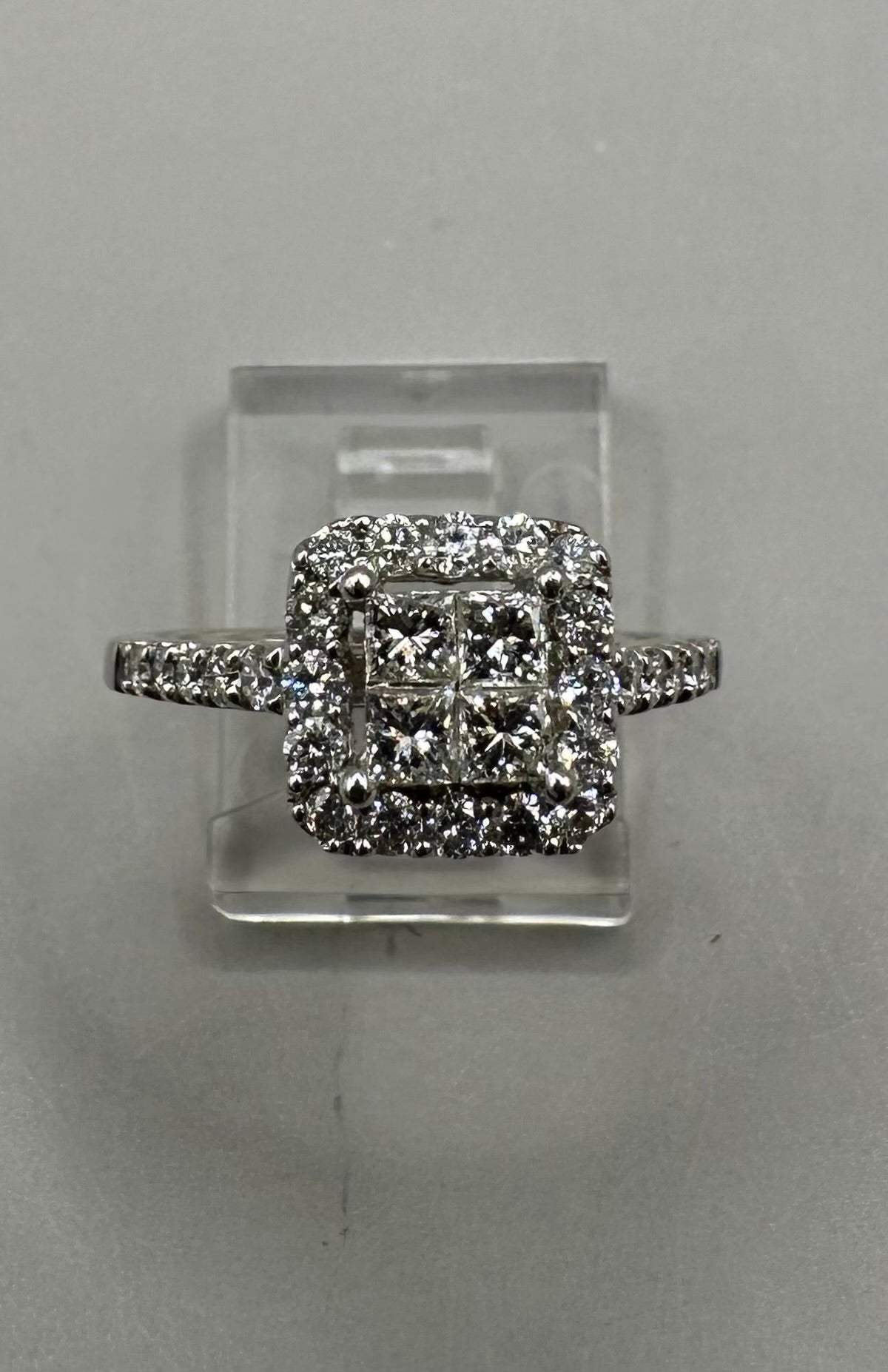 Solitaire Halo Diamond White Gold Ring