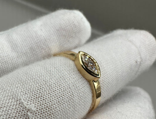 Eye Diamond Yellow Gold Ring