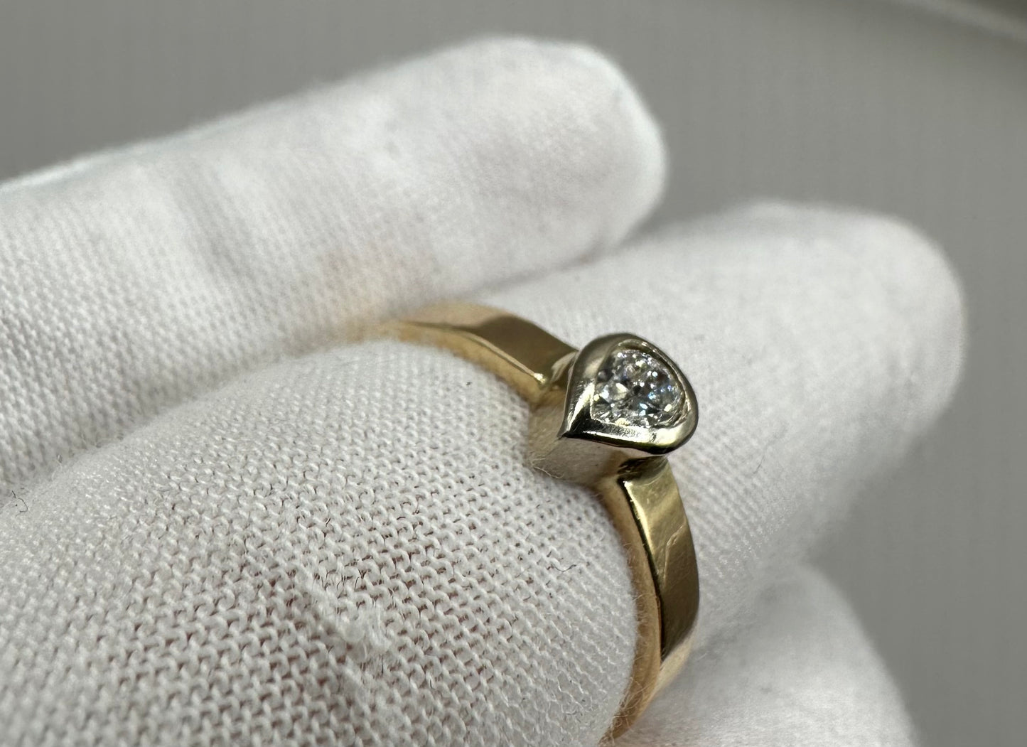 Pear Shaped Diamond Yellow Gold Ring
