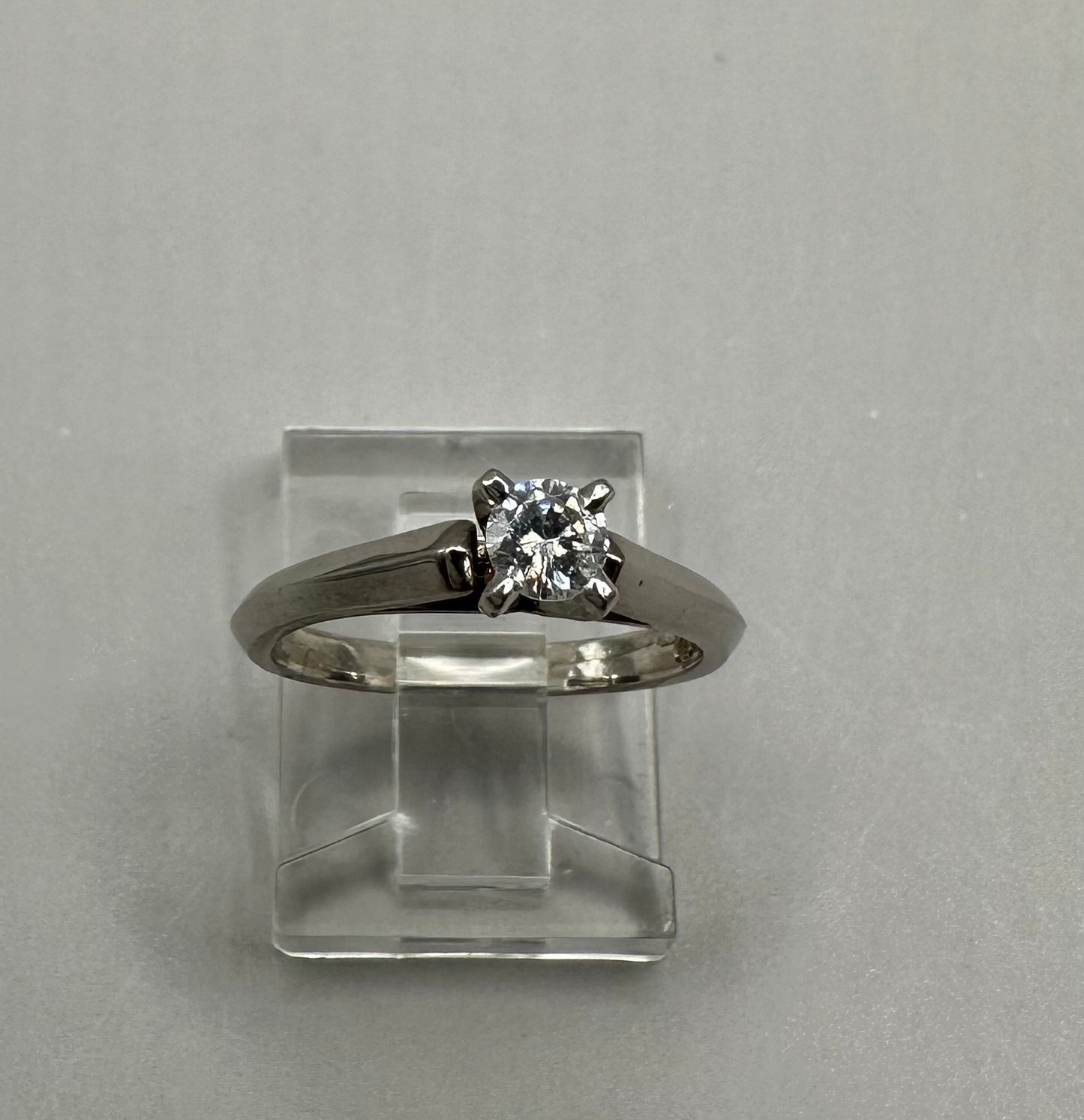 Solitaire Diamond White Gold Ring
