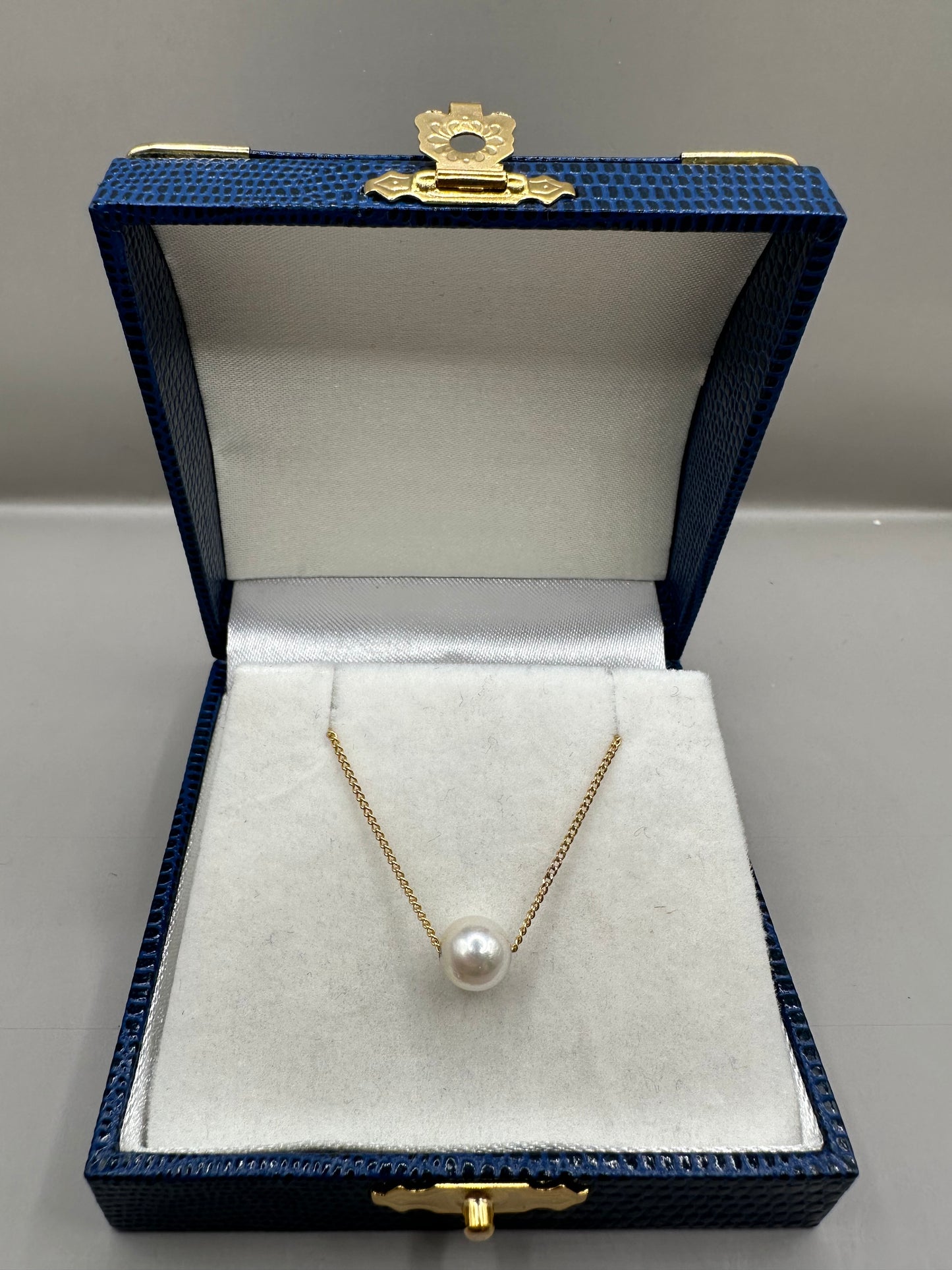 Fresh Water Pearl Yellow Gold Necklace